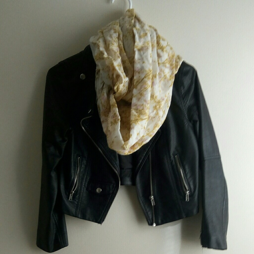 🔥H&M Lavender Meadow Infinity Scarf🔥